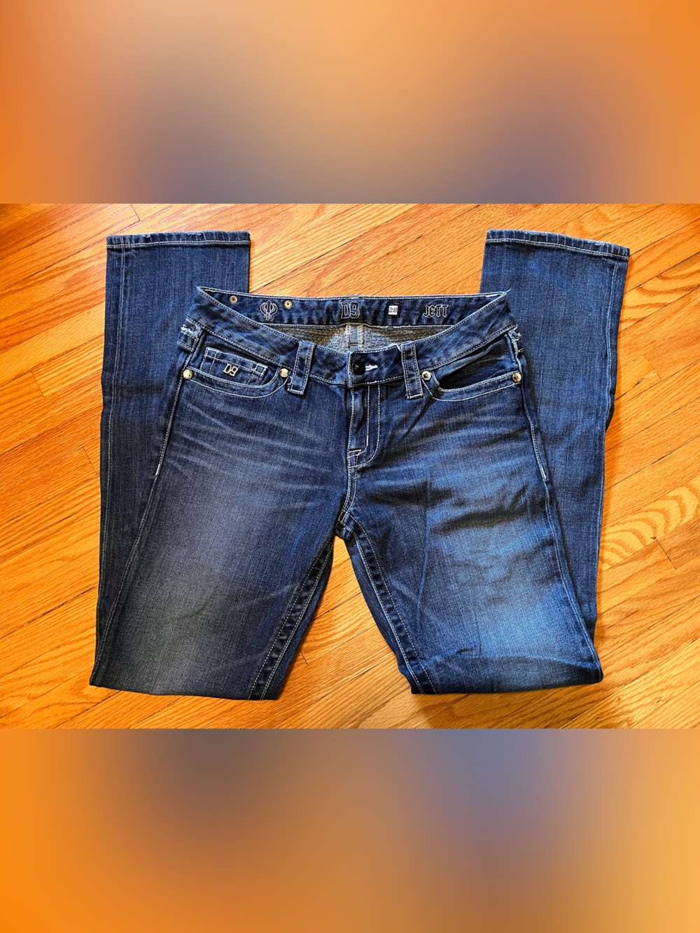 D9 District 9 Jett Straight Leg Jeans Women's Size 28 Bling Pockets Like New